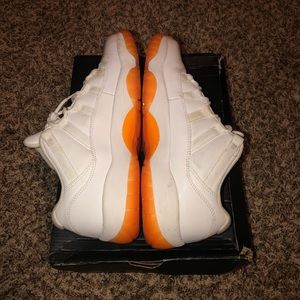 peach 11s